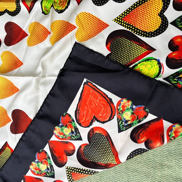 Atelier Versace VTG Italy Iconic Hearts Print Handroll Silk Scarf 34x34 EUC ! <3 - Picture 6 of 7